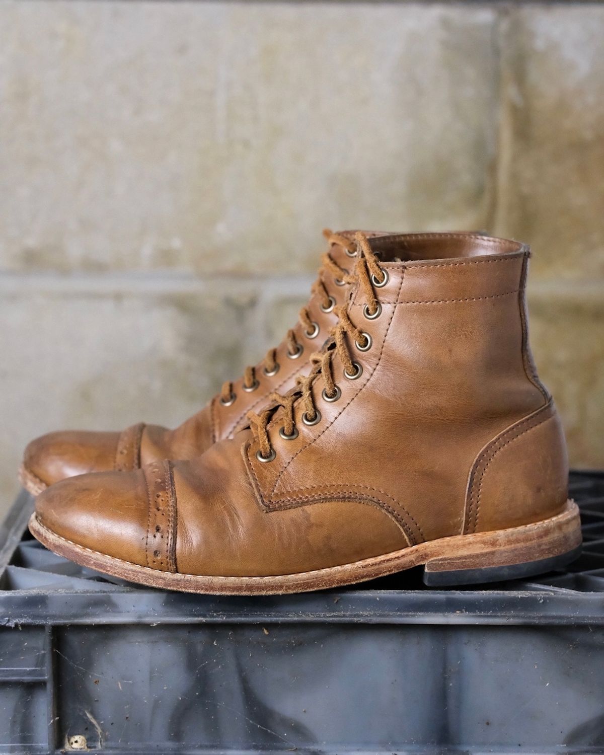 Photo by jamesontisch on December 6, 2023 of the Oak Street Bootmakers Trench Boot in Horween Natural Chromexcel.