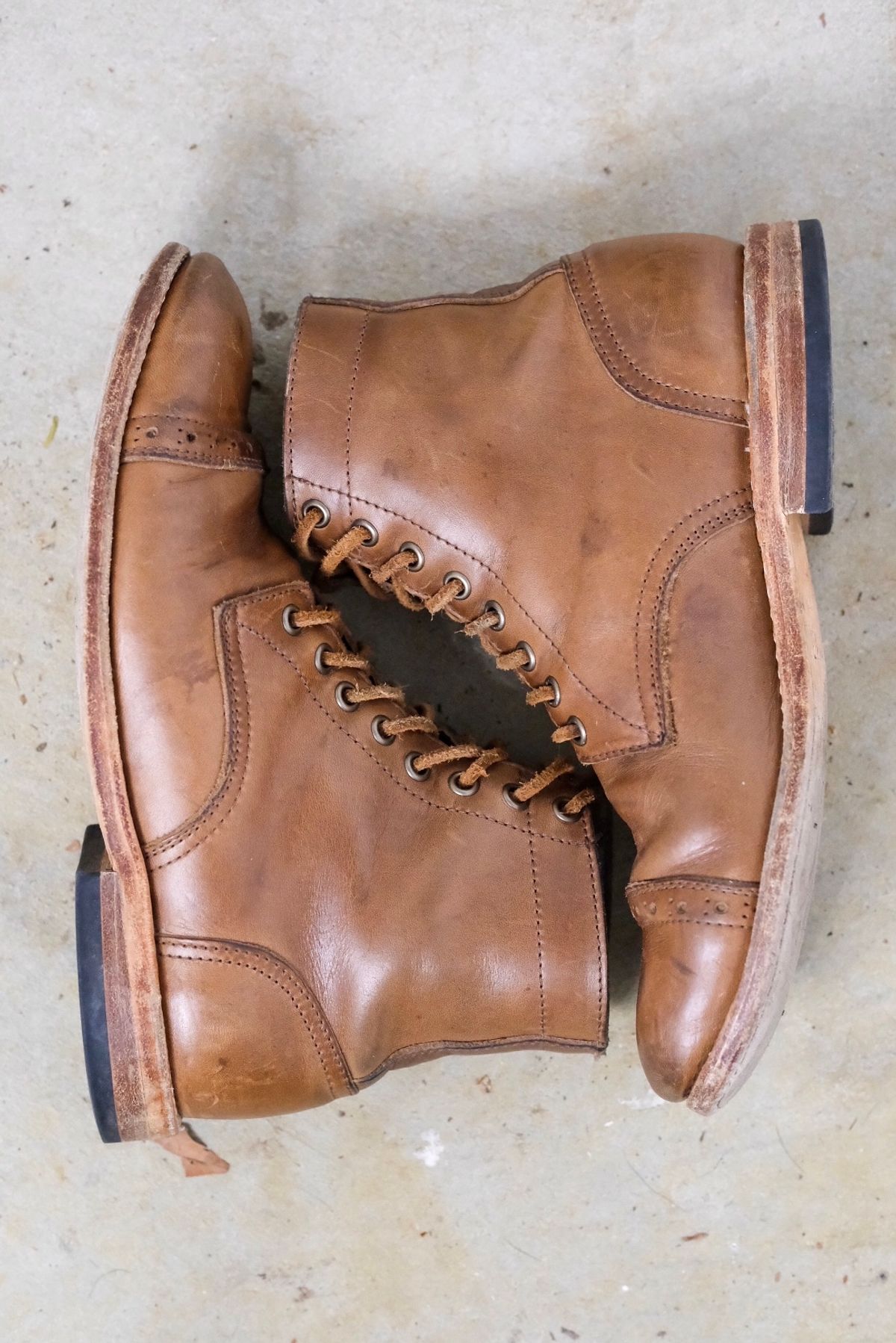 Photo by jamesontisch on December 6, 2023 of the Oak Street Bootmakers Trench Boot in Horween Natural Chromexcel.
