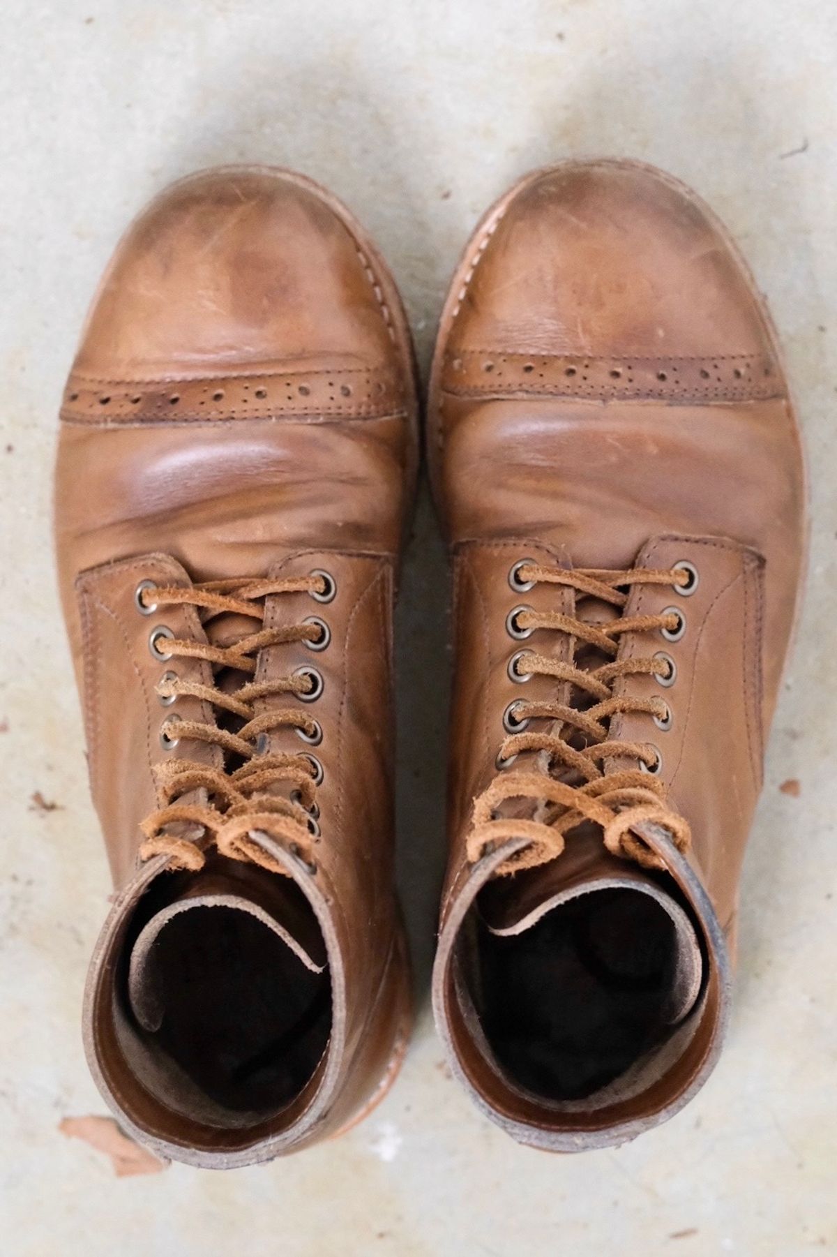 Photo by jamesontisch on December 6, 2023 of the Oak Street Bootmakers Trench Boot in Horween Natural Chromexcel.