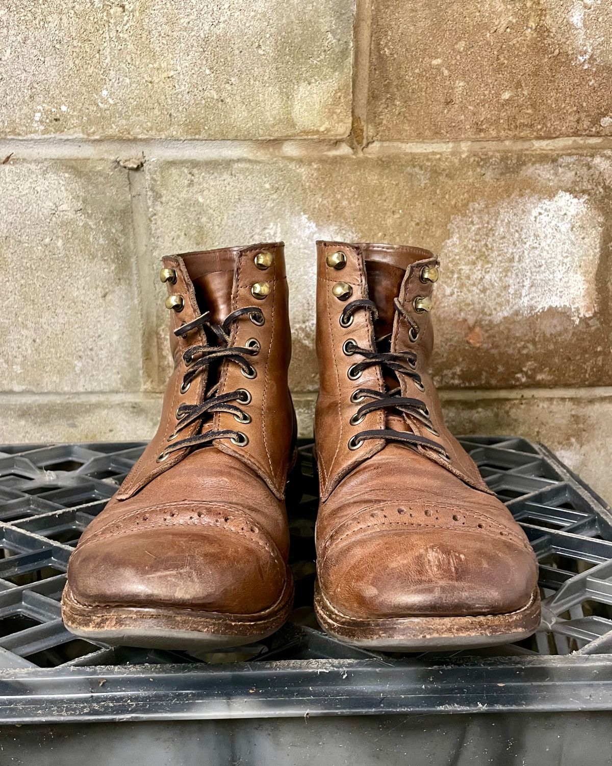 Photo by jamesontisch on February 6, 2024 of the Oak Street Bootmakers Trench Boot in Horween Natural Chromexcel.