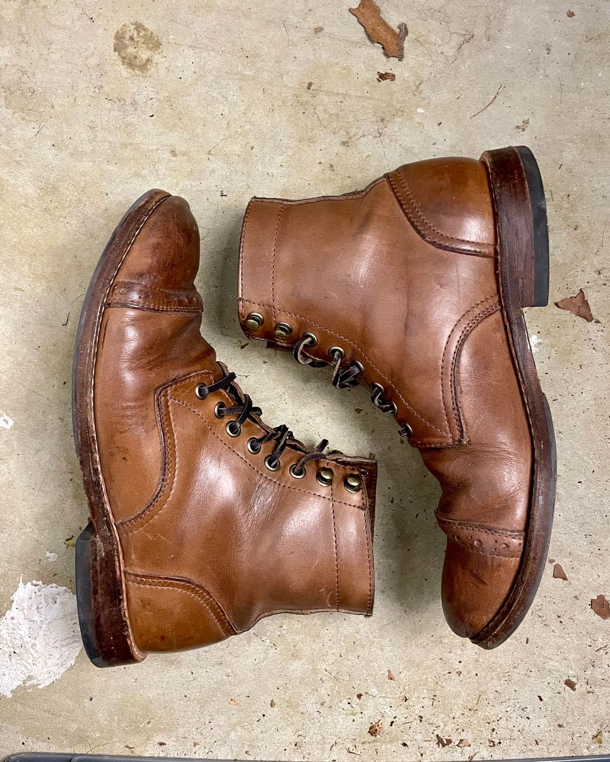 Photo by jamesontisch on February 6, 2024 of the Oak Street Bootmakers Trench Boot in Horween Natural Chromexcel.