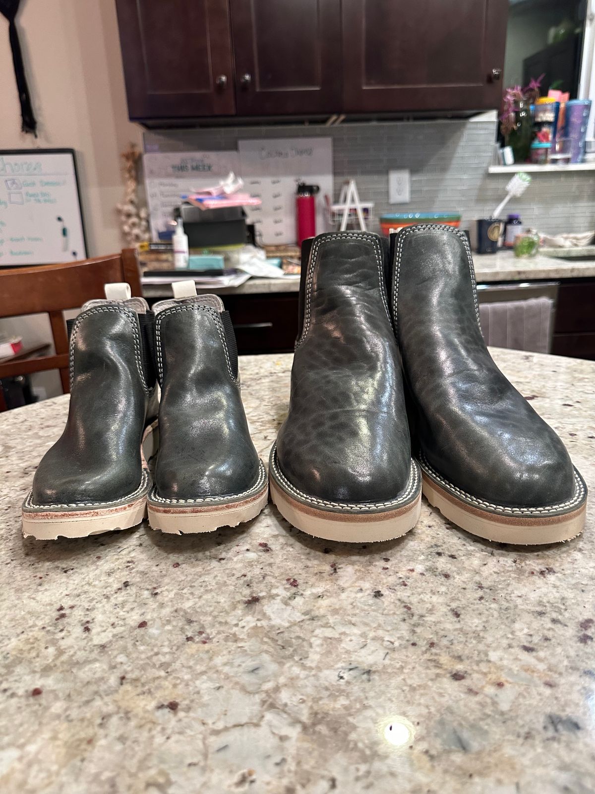 Photo by westcoast1918 on October 3, 2023 of the Wesco Project Axl in Petrolio + Bianco.