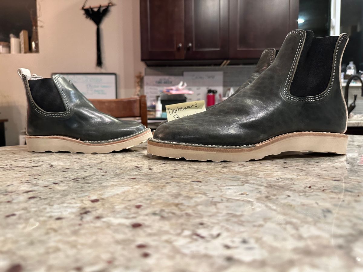 Photo by westcoast1918 on October 3, 2023 of the Wesco Project Axl in Petrolio + Bianco.