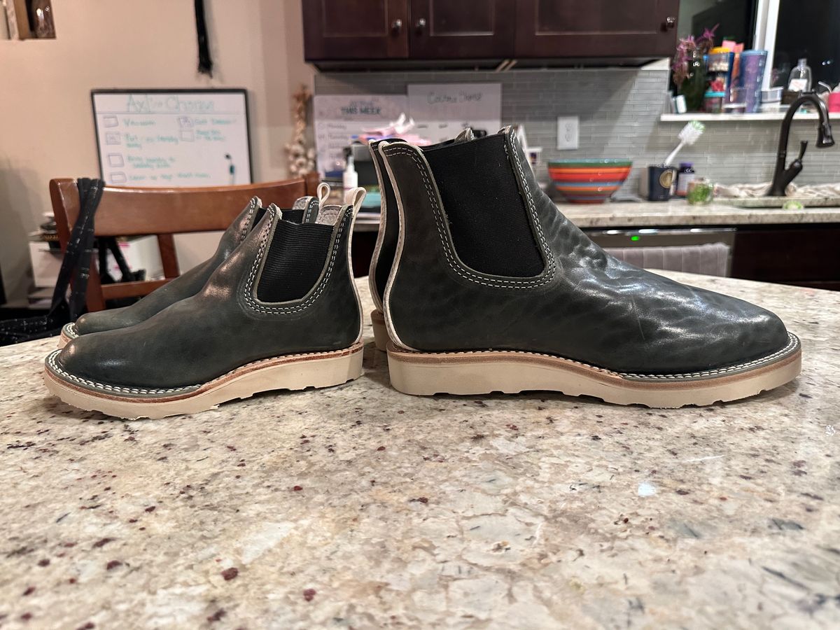 Photo by westcoast1918 on October 3, 2023 of the Wesco Project Axl in Petrolio + Bianco.