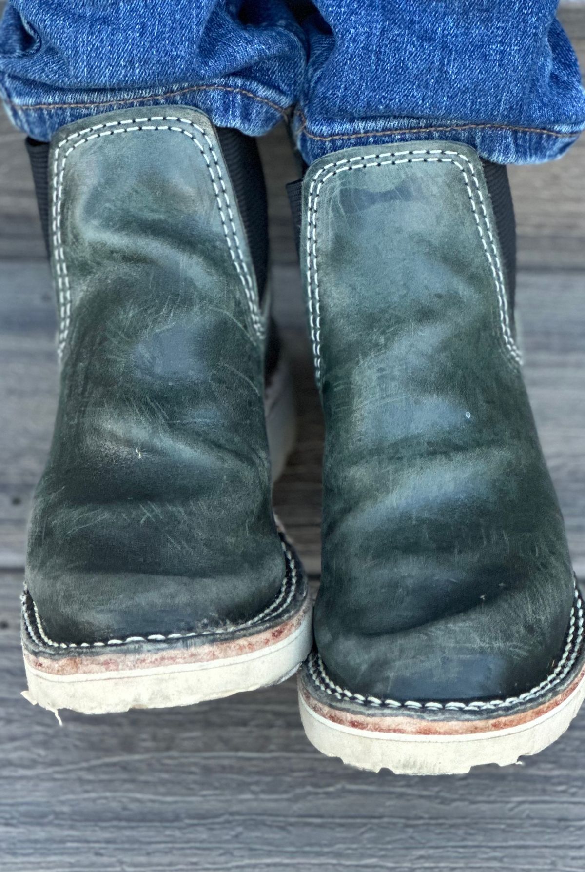 Photo by westcoast1918 on October 5, 2023 of the Wesco Project Axl in Petrolio + Bianco.