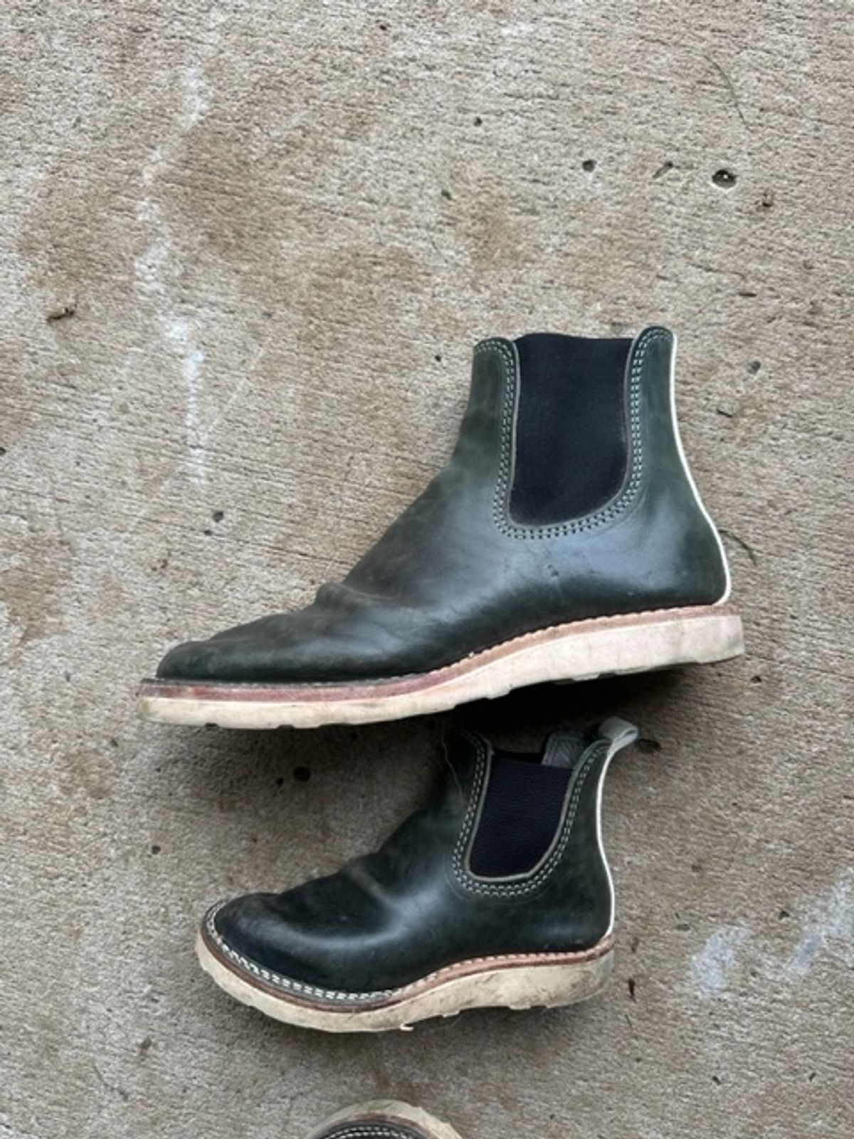 Photo by westcoast1918 on November 5, 2023 of the Wesco Project Axl in Petrolio + Bianco.