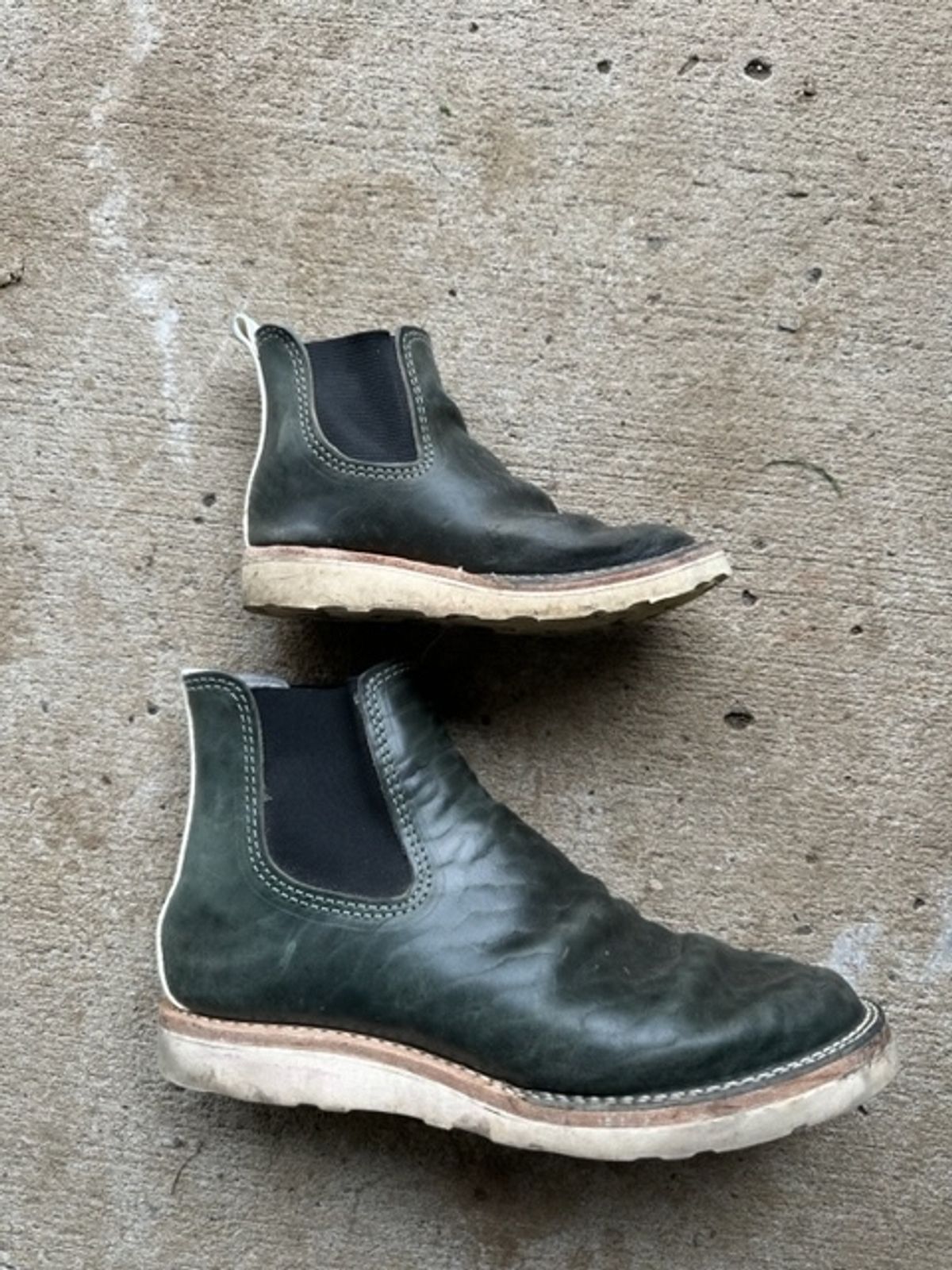 Photo by westcoast1918 on November 5, 2023 of the Wesco Project Axl in Petrolio + Bianco.