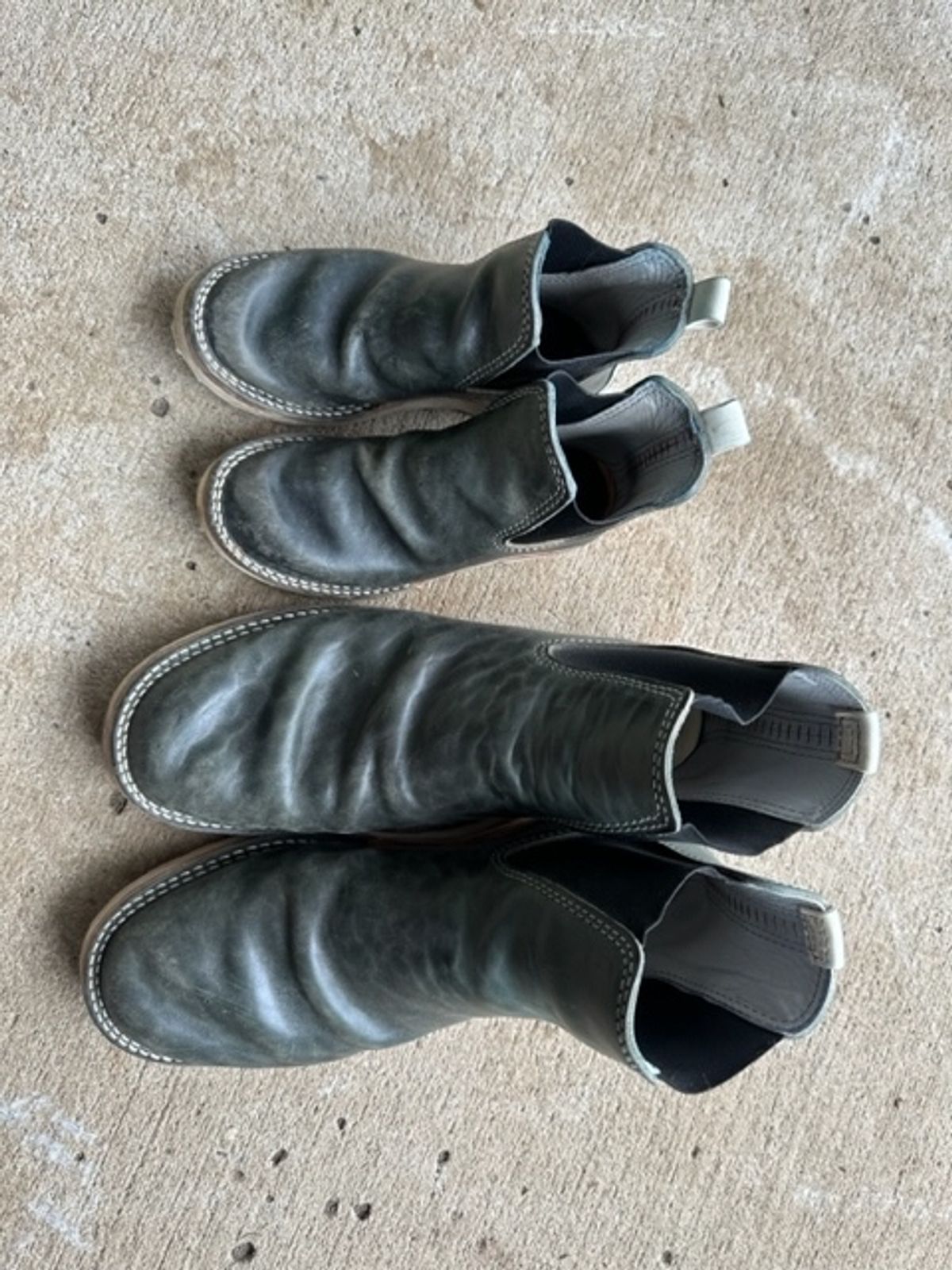 Photo by westcoast1918 on November 5, 2023 of the Wesco Project Axl in Petrolio + Bianco.