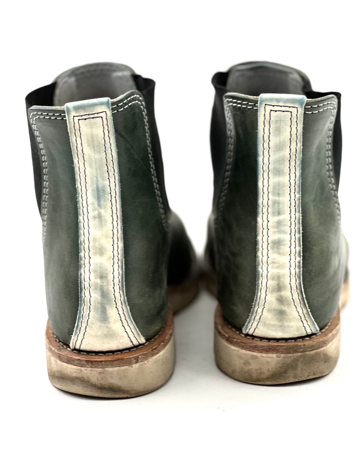 Photo by westcoast1918 on December 5, 2023 of the Wesco Project Axl in Petrolio + Bianco.
