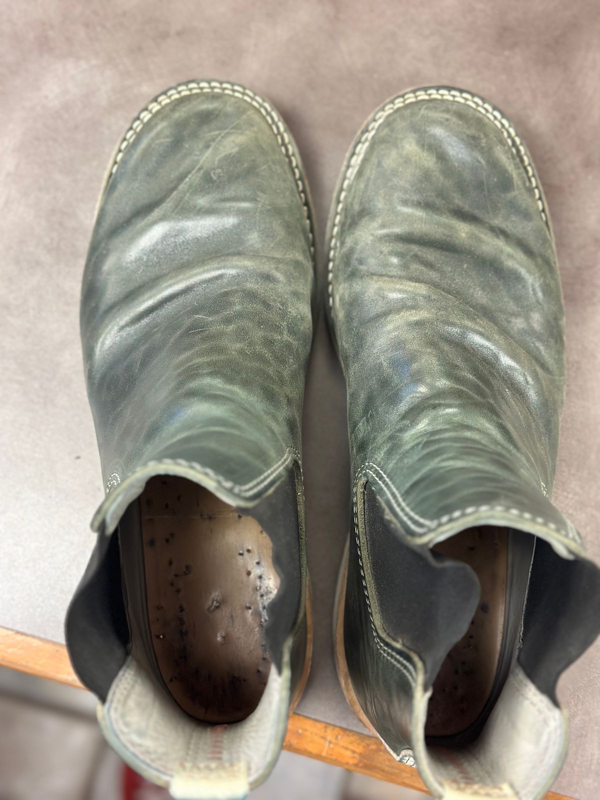 Photo by westcoast1918 on December 5, 2023 of the Wesco Project Axl in Petrolio + Bianco.
