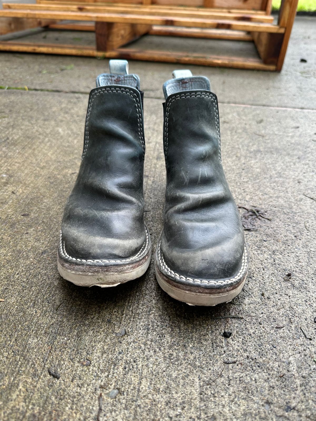 Photo by westcoast1918 on January 5, 2024 of the Wesco Project Axl in Petrolio + Bianco.