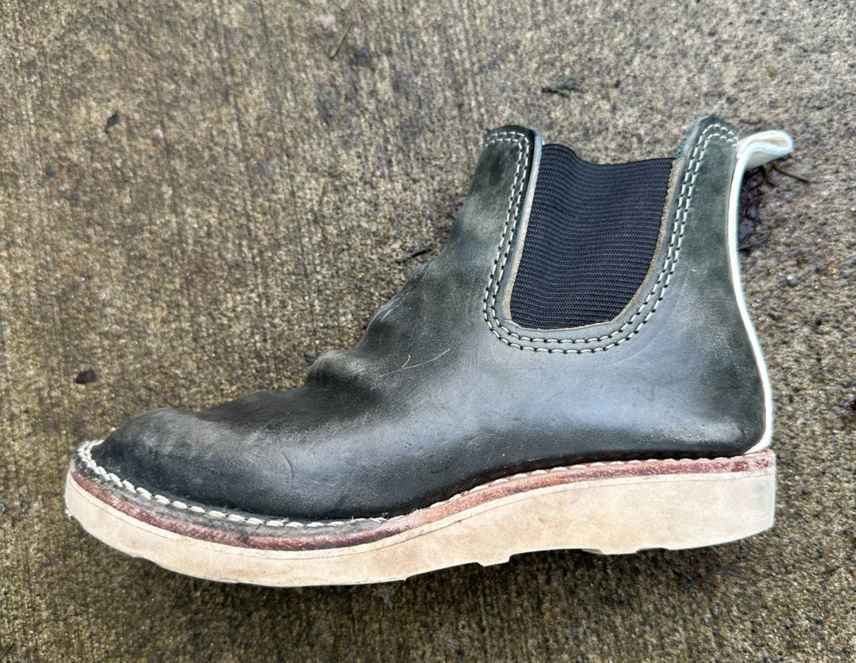 Photo by westcoast1918 on January 5, 2024 of the Wesco Project Axl in Petrolio + Bianco.
