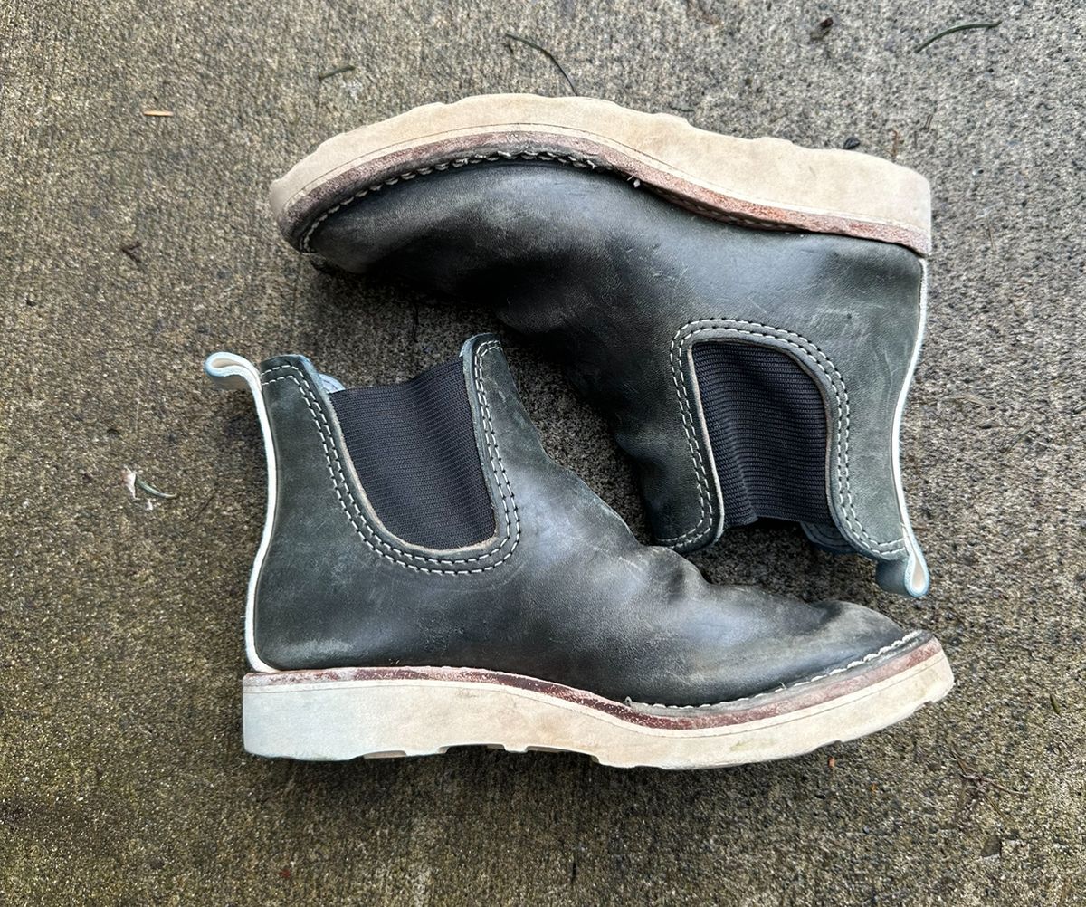 Photo by westcoast1918 on January 5, 2024 of the Wesco Project Axl in Petrolio + Bianco.