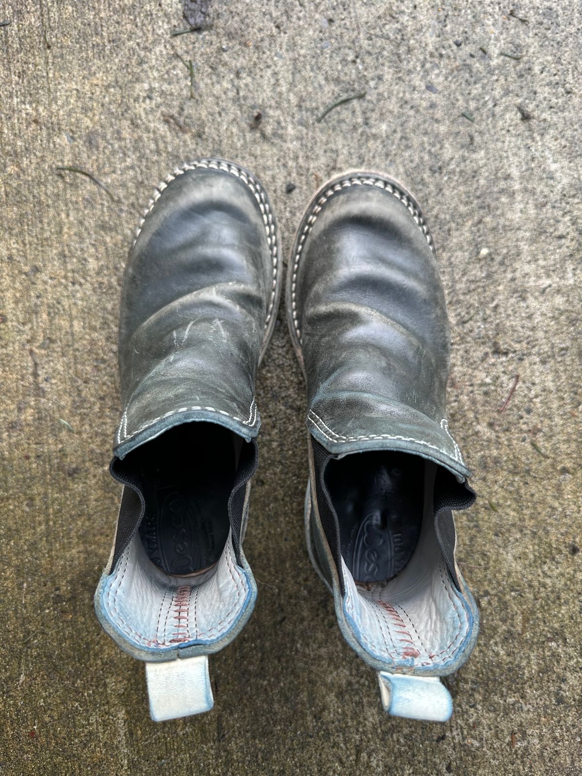 Photo by westcoast1918 on January 5, 2024 of the Wesco Project Axl in Petrolio + Bianco.