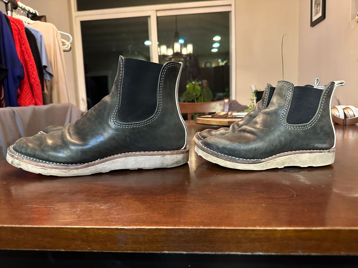 Photo by westcoast1918 on February 6, 2024 of the Wesco Project Axl in Petrolio + Bianco.