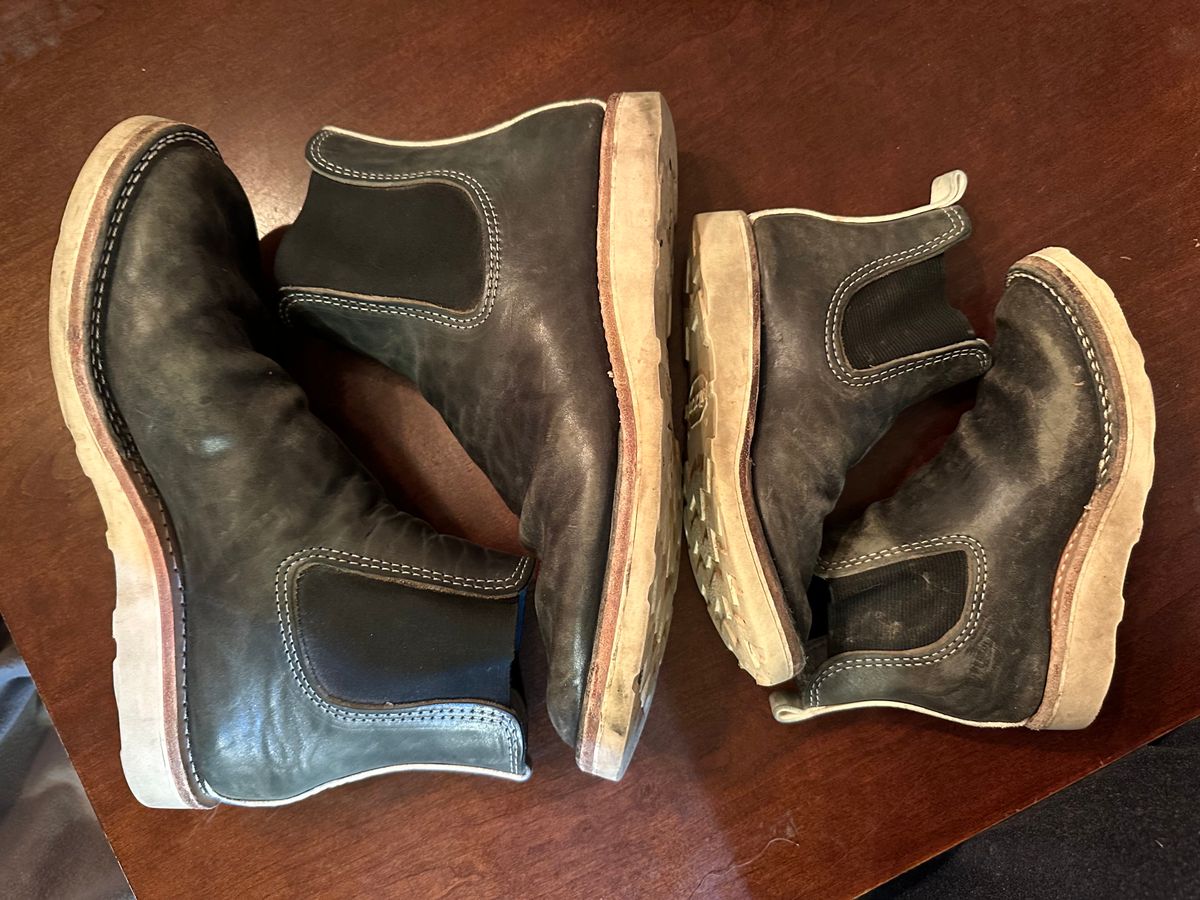 Photo by westcoast1918 on February 6, 2024 of the Wesco Project Axl in Petrolio + Bianco.