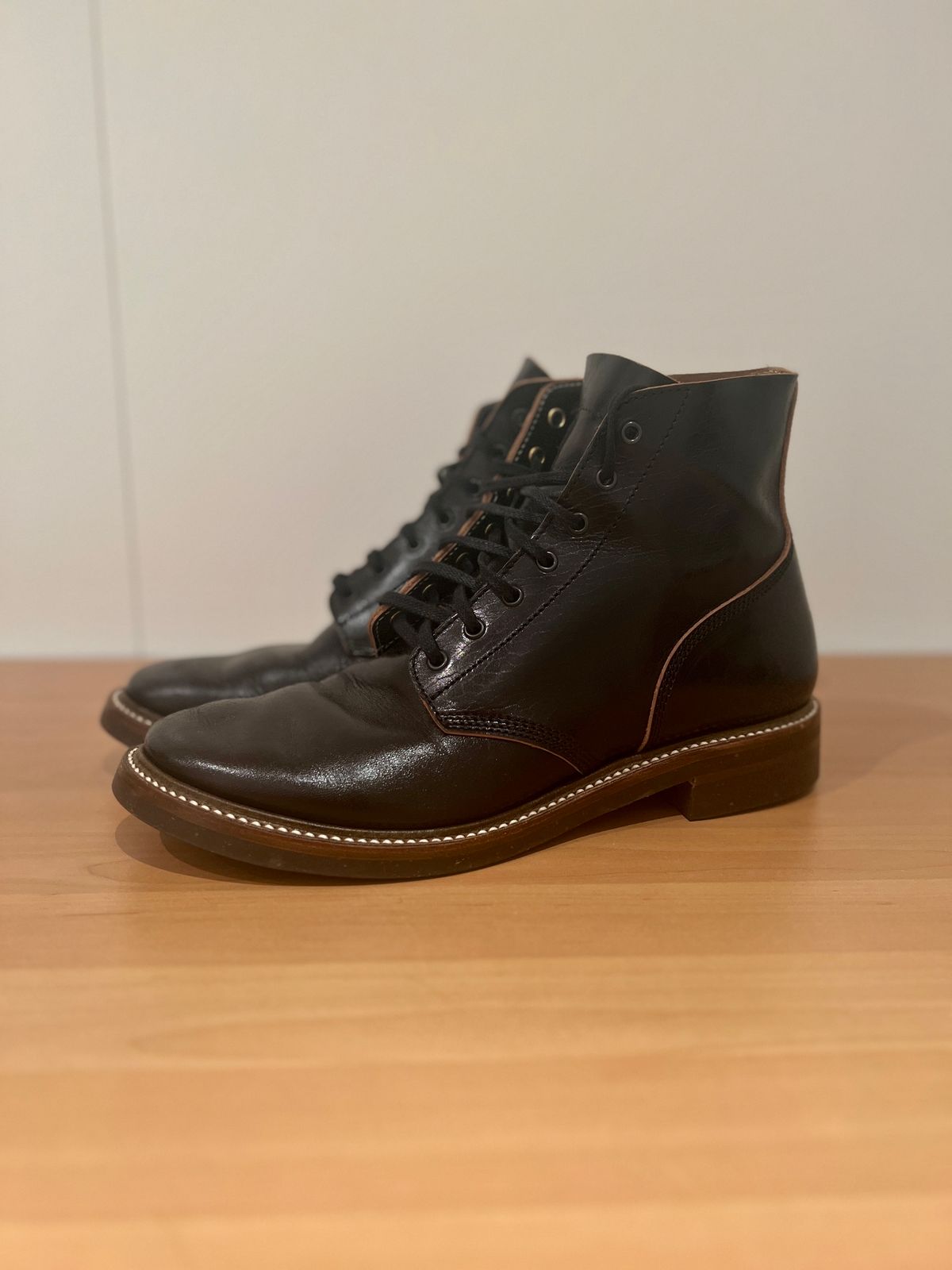 Photo by palletshots on November 1, 2023 of the John Lofgren M-43 Service Shoes in Shinki Black Teacore Horsebutt.