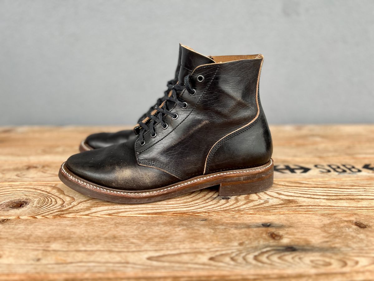 Photo by palletshots on December 2, 2023 of the John Lofgren M-43 Service Shoes in Shinki Black Teacore Horsebutt.
