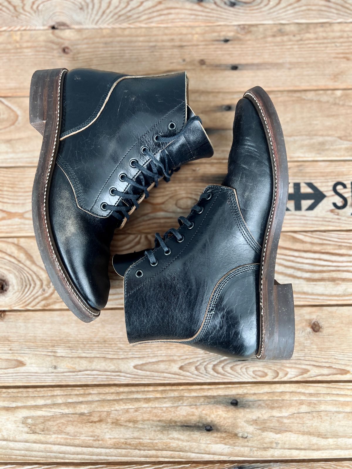 Photo by palletshots on December 2, 2023 of the John Lofgren M-43 Service Shoes in Shinki Black Teacore Horsebutt.