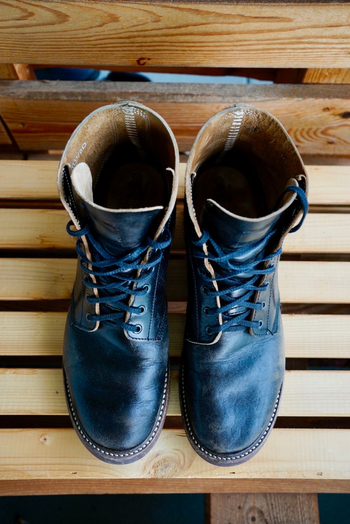 Photo by palletshots on January 1, 2024 of the John Lofgren M-43 Service Shoes in Shinki Black Teacore Horsebutt.