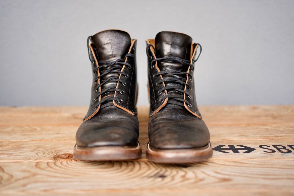 Photo by palletshots on February 4, 2024 of the John Lofgren M-43 Service Shoes in Shinki Black Teacore Horsebutt.