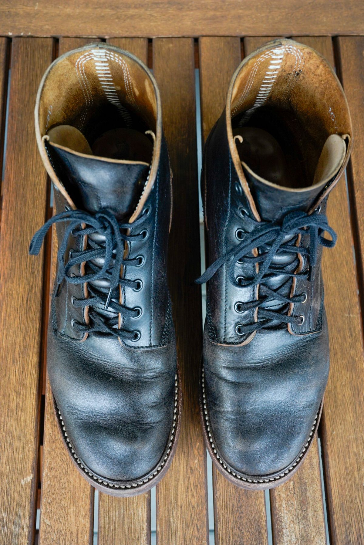 Photo by palletshots on April 1, 2024 of the John Lofgren M-43 Service Shoes in Shinki Black Teacore Horsebutt.