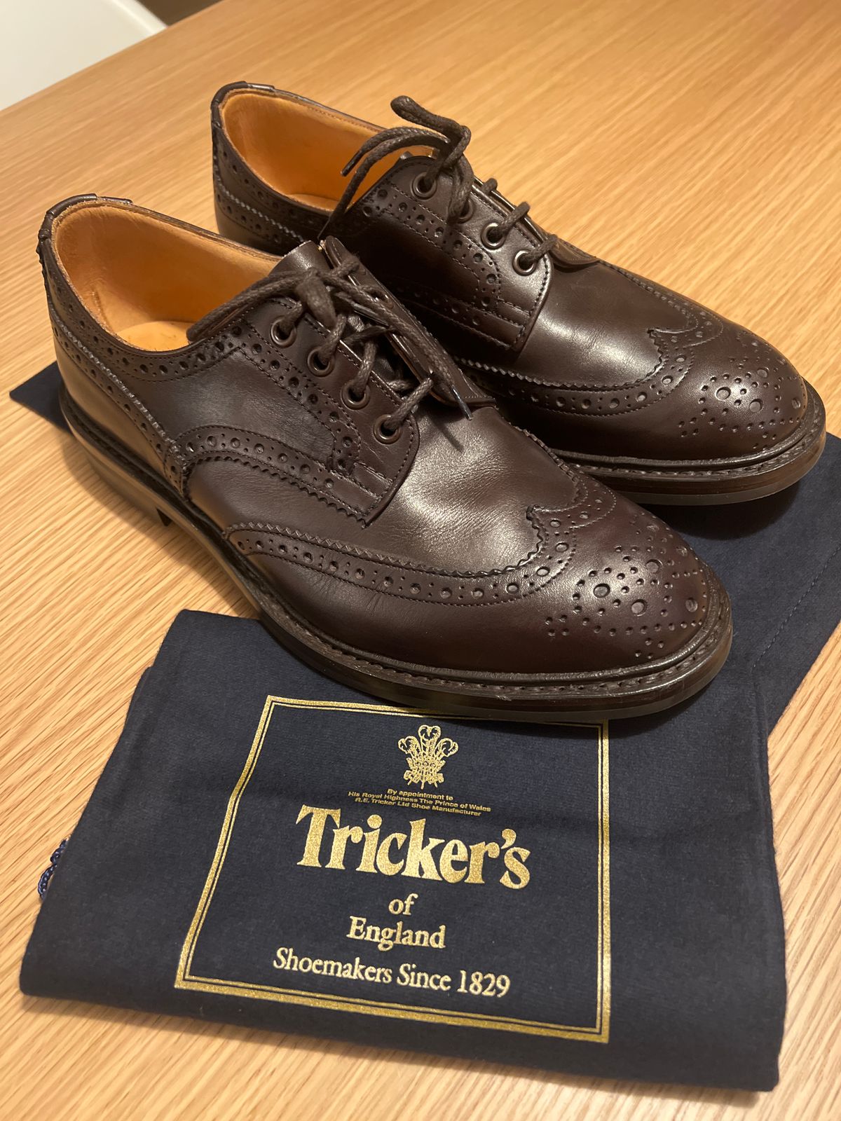 Photo by palletshots on September 29, 2022 of the Tricker's Bourton Country Shoe in Espresso Burnished Calf.