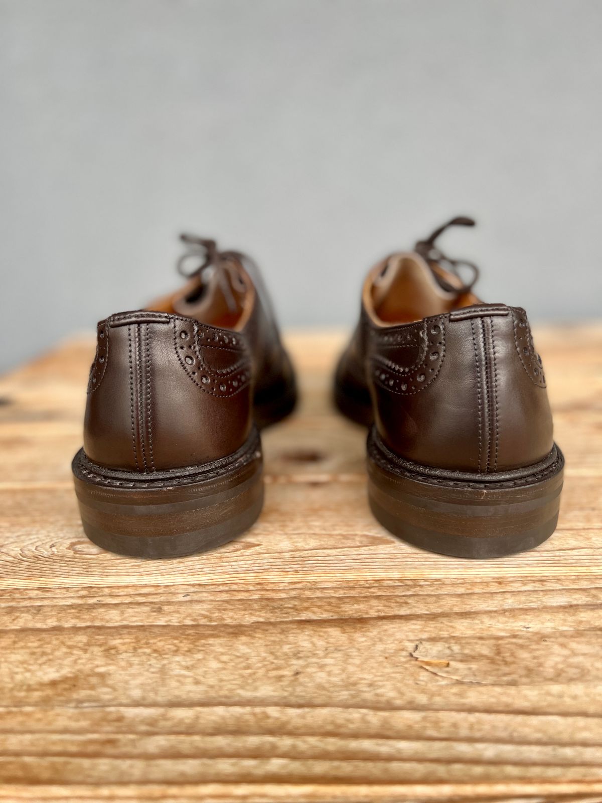 Photo by palletshots on October 1, 2022 of the Tricker's Bourton Country Shoe in Espresso Burnished Calf.