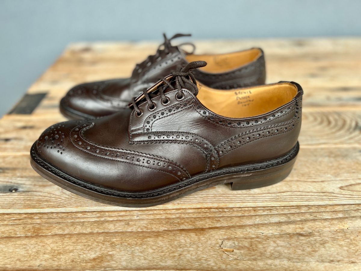 Photo by palletshots on October 1, 2022 of the Tricker's Bourton Country Shoe in Espresso Burnished Calf.