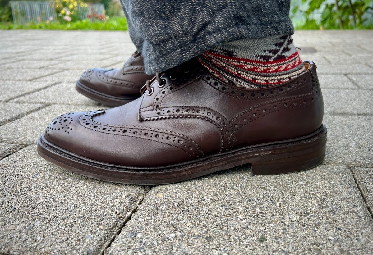 Photo by palletshots on October 3, 2022 of the Tricker's Bourton Country Shoe in Espresso Burnished Calf.