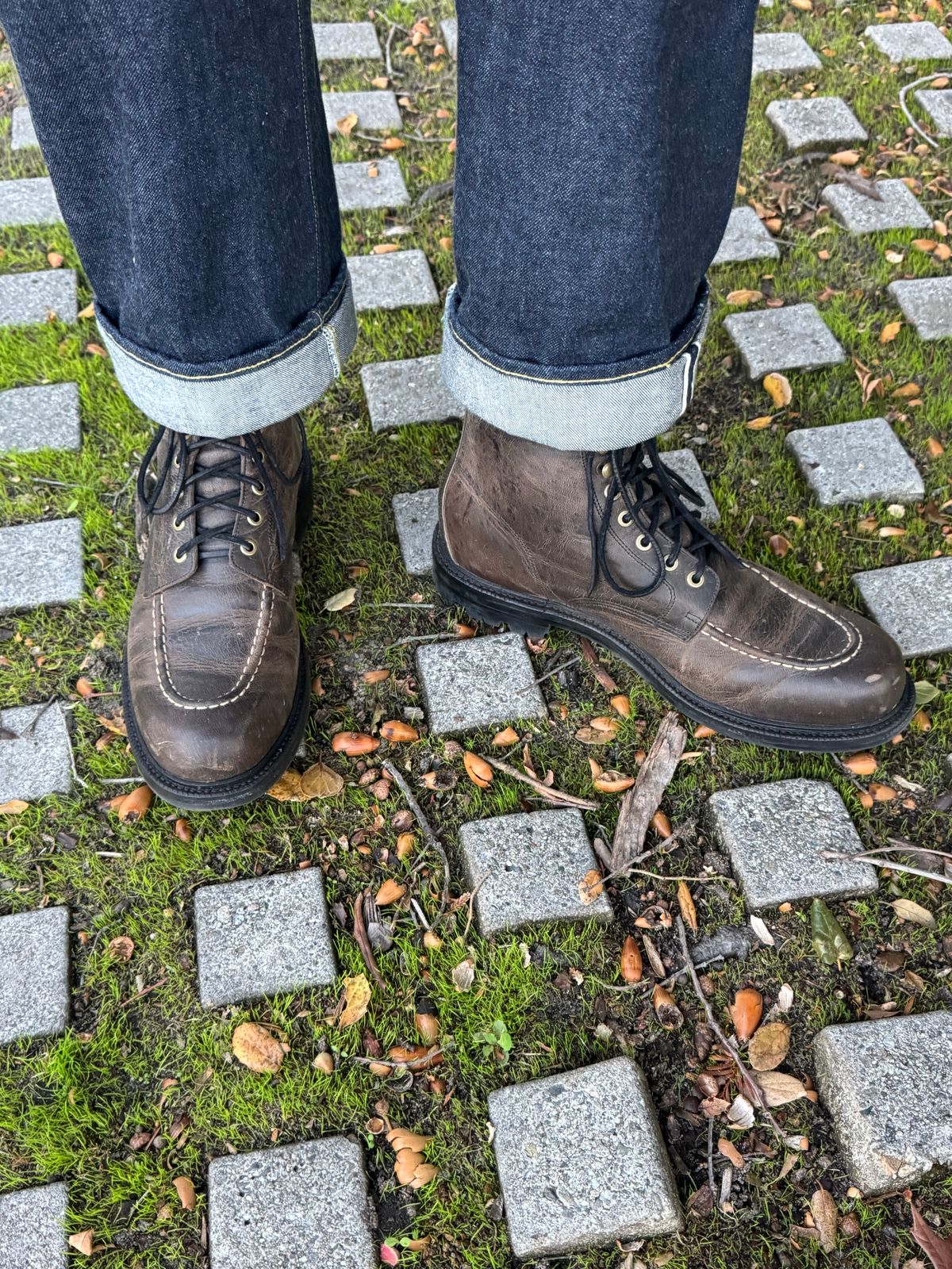 Photo by scottwaves on December 6, 2024 of the Grant Stone Brass Boot in Gallun Charcoal Teton Stag.