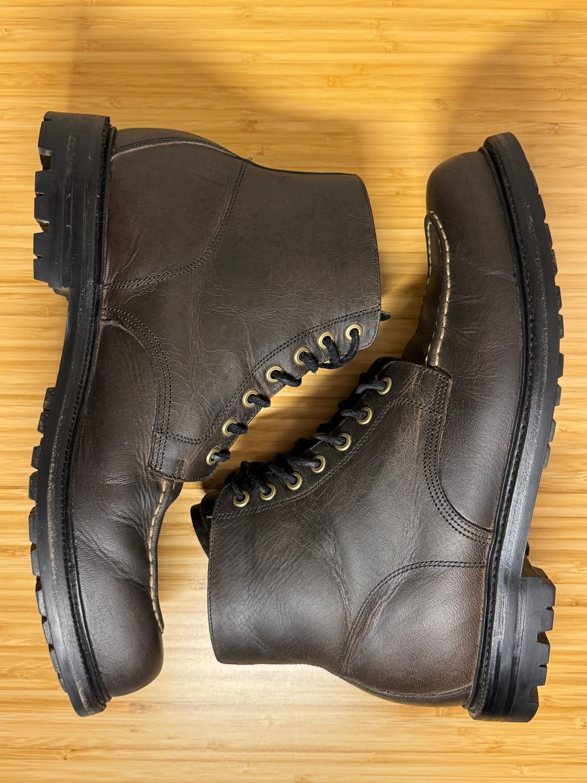 Photo by scottwaves on January 6, 2025 of the Grant Stone Brass Boot in Gallun Charcoal Teton Stag.