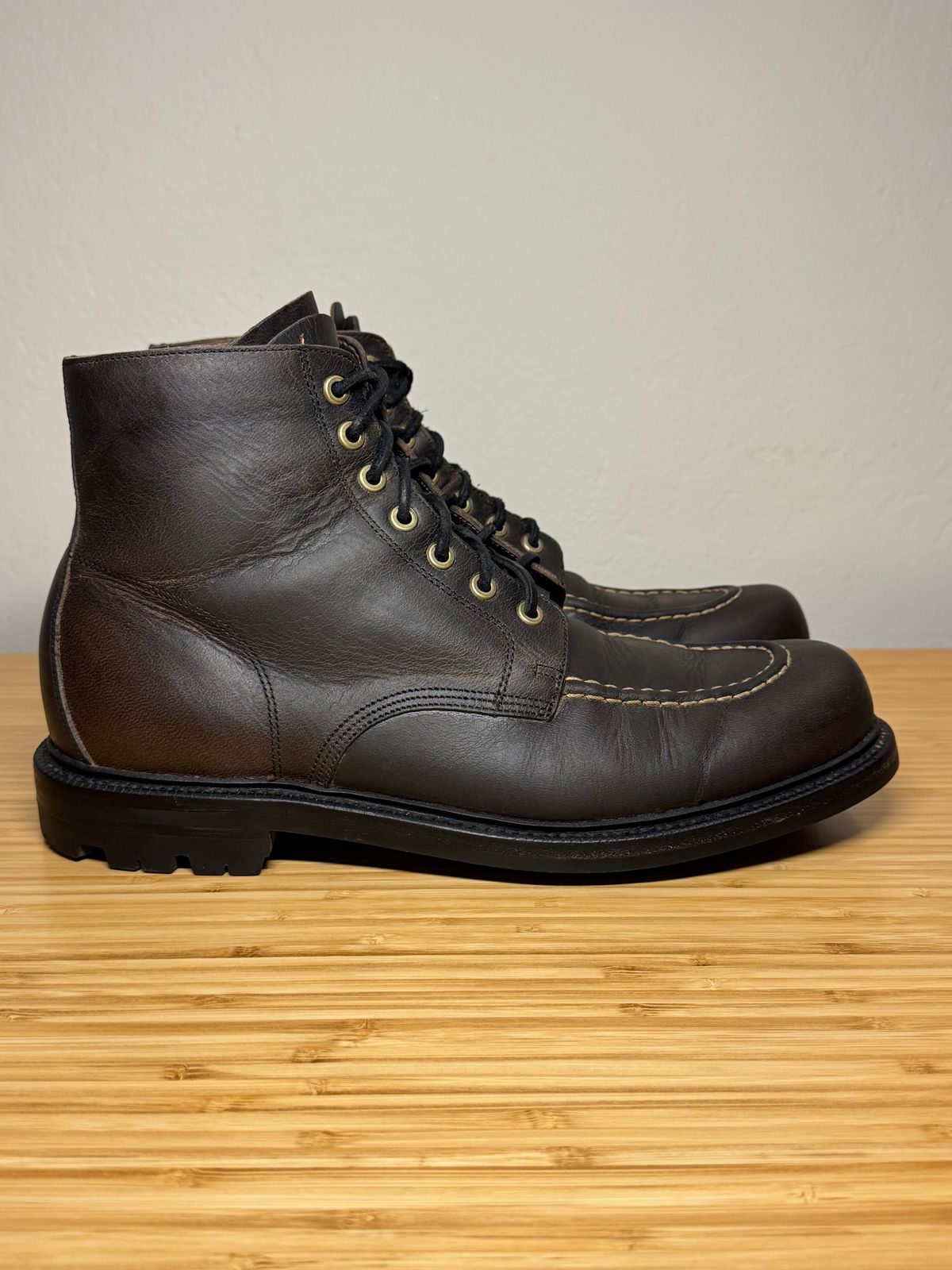 Photo by scottwaves on January 6, 2025 of the Grant Stone Brass Boot in Gallun Charcoal Teton Stag.
