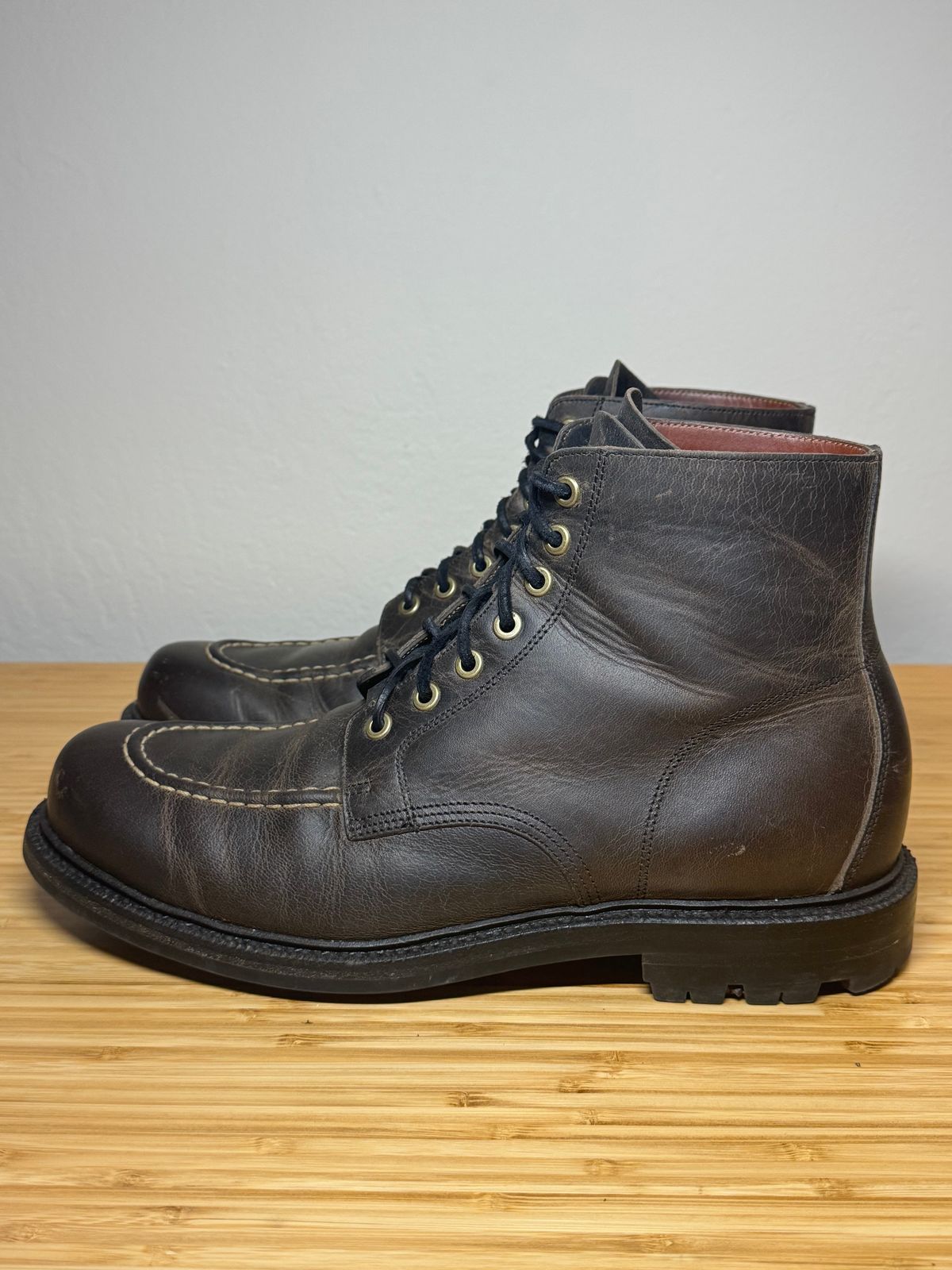 Photo by scottwaves on March 6, 2025 of the Grant Stone Brass Boot in Gallun Charcoal Teton Stag.