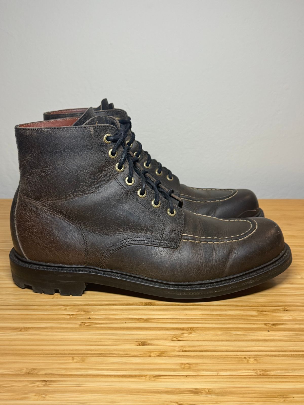 Photo by scottwaves on March 6, 2025 of the Grant Stone Brass Boot in Gallun Charcoal Teton Stag.