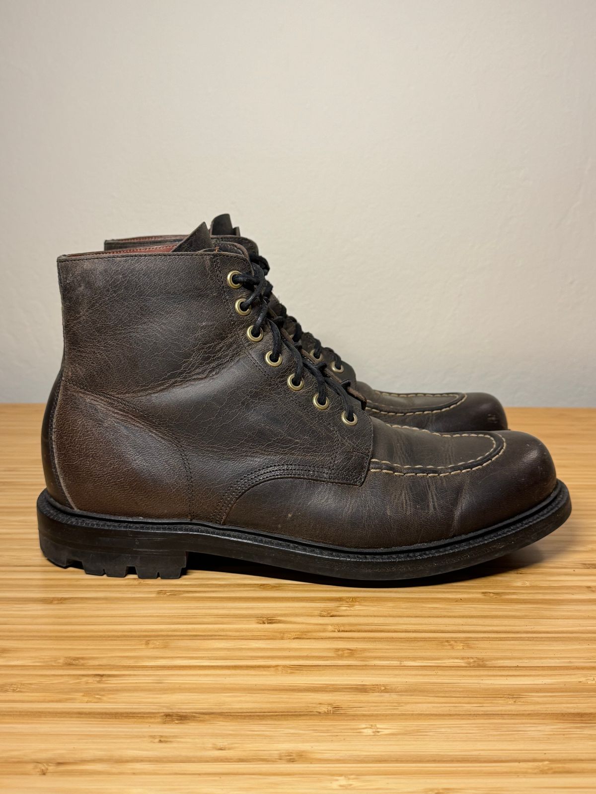 Photo by scottwaves on April 6, 2025 of the Grant Stone Brass Boot in Gallun Charcoal Teton Stag.
