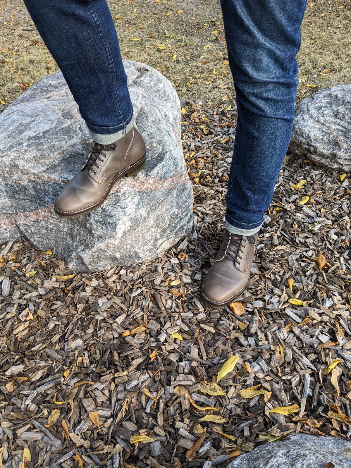 Photo by RoosAndBeavers on October 1, 2023 of the NF Bootmaker Milton Boot in Maryam Asphalt Waxed Horsebutt.