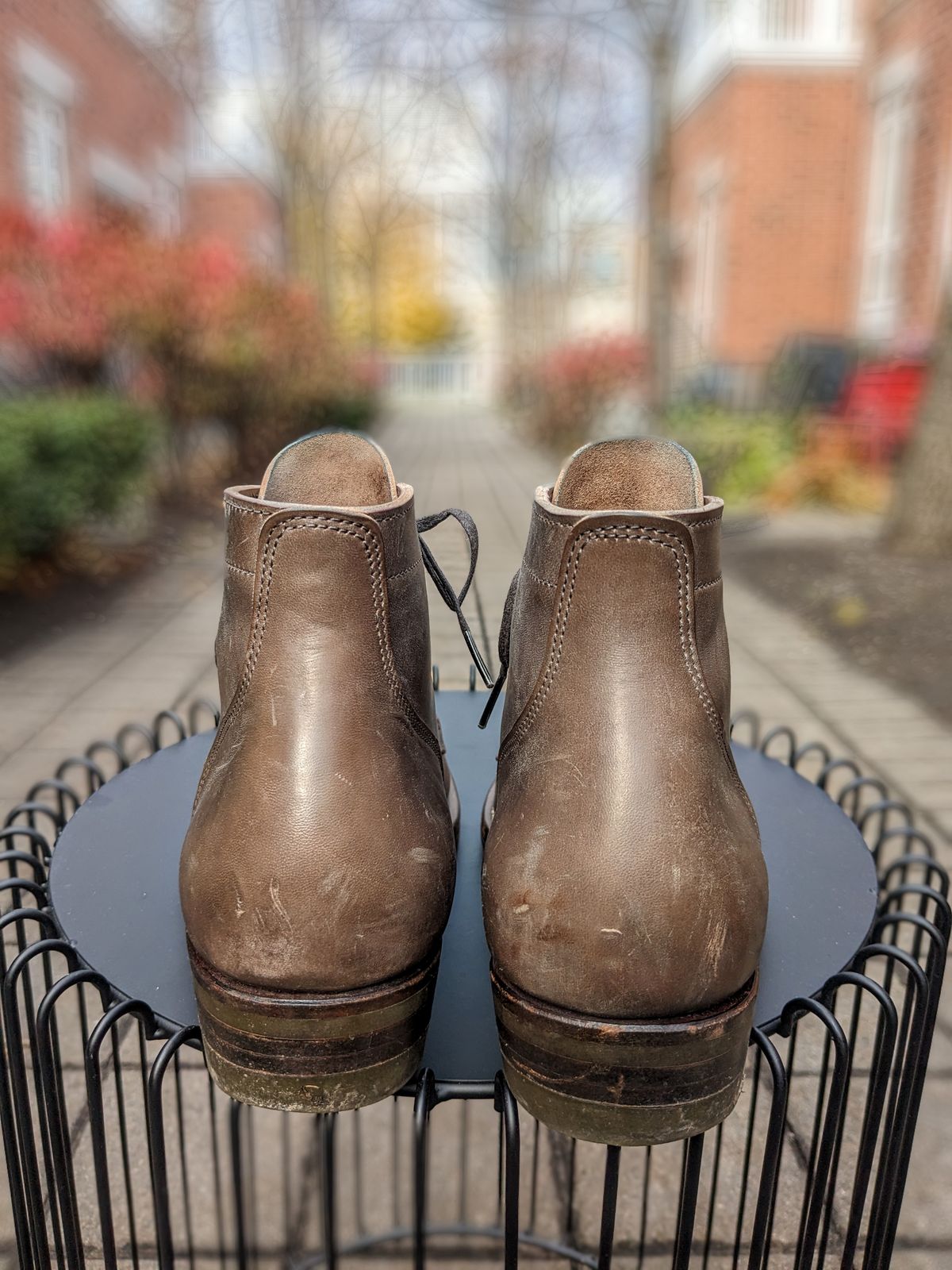 Photo by RoosAndBeavers on November 4, 2023 of the NF Bootmaker Milton Boot in Maryam Asphalt Waxed Horsebutt.