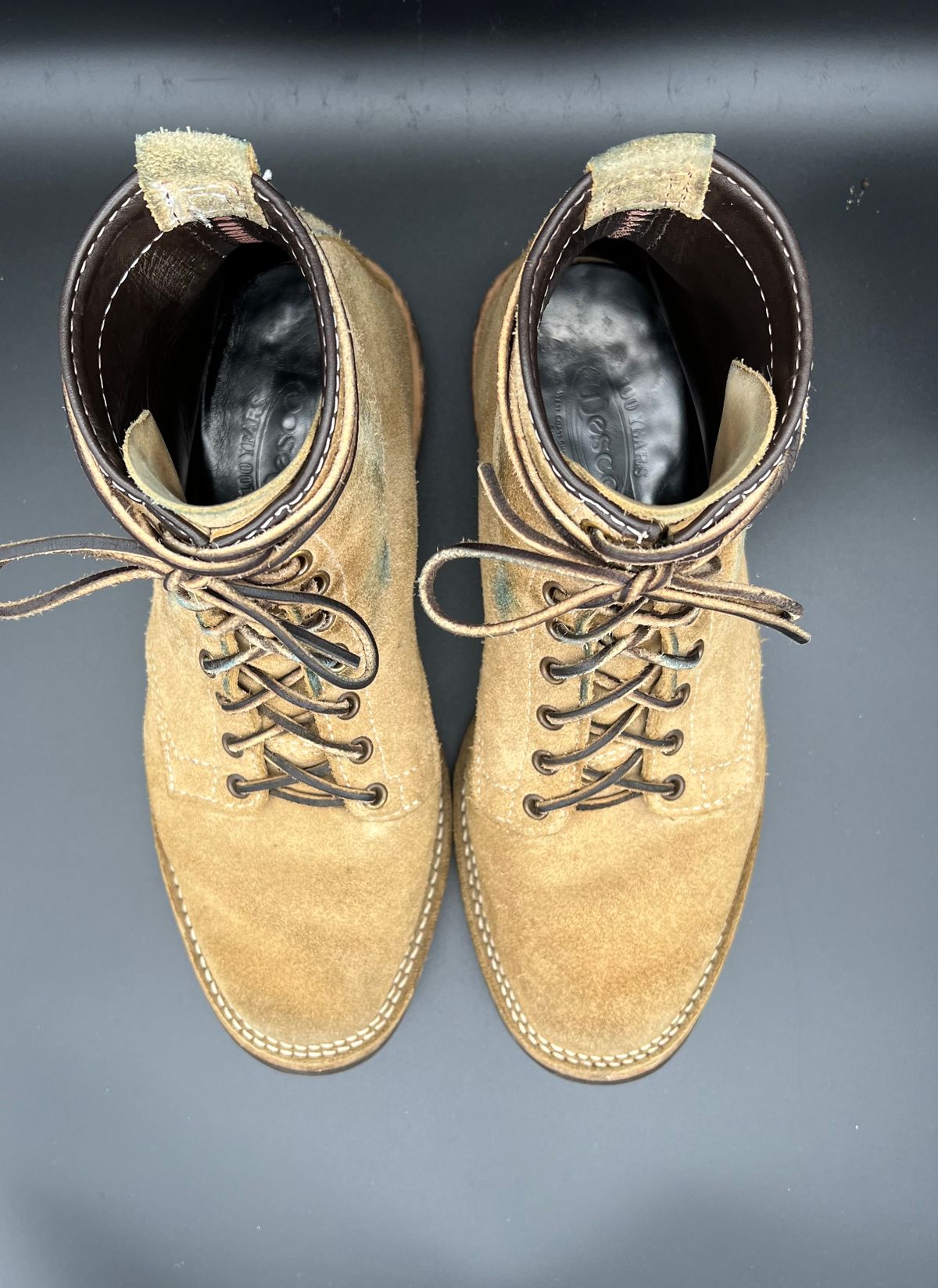 Photo by sampson1980 on December 4, 2022 of the Wesco Johannes in Seidel Burlap Roughout.
