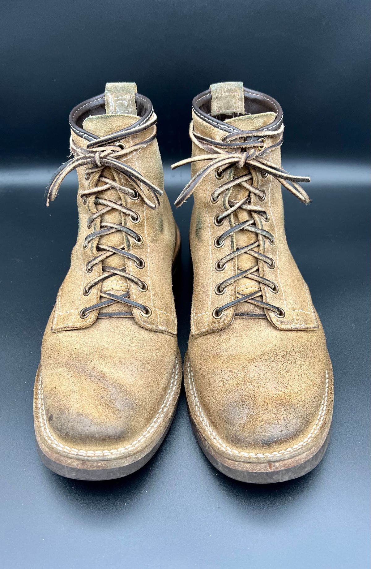 Photo by sampson1980 on January 3, 2023 of the Wesco Johannes in Seidel Burlap Roughout.
