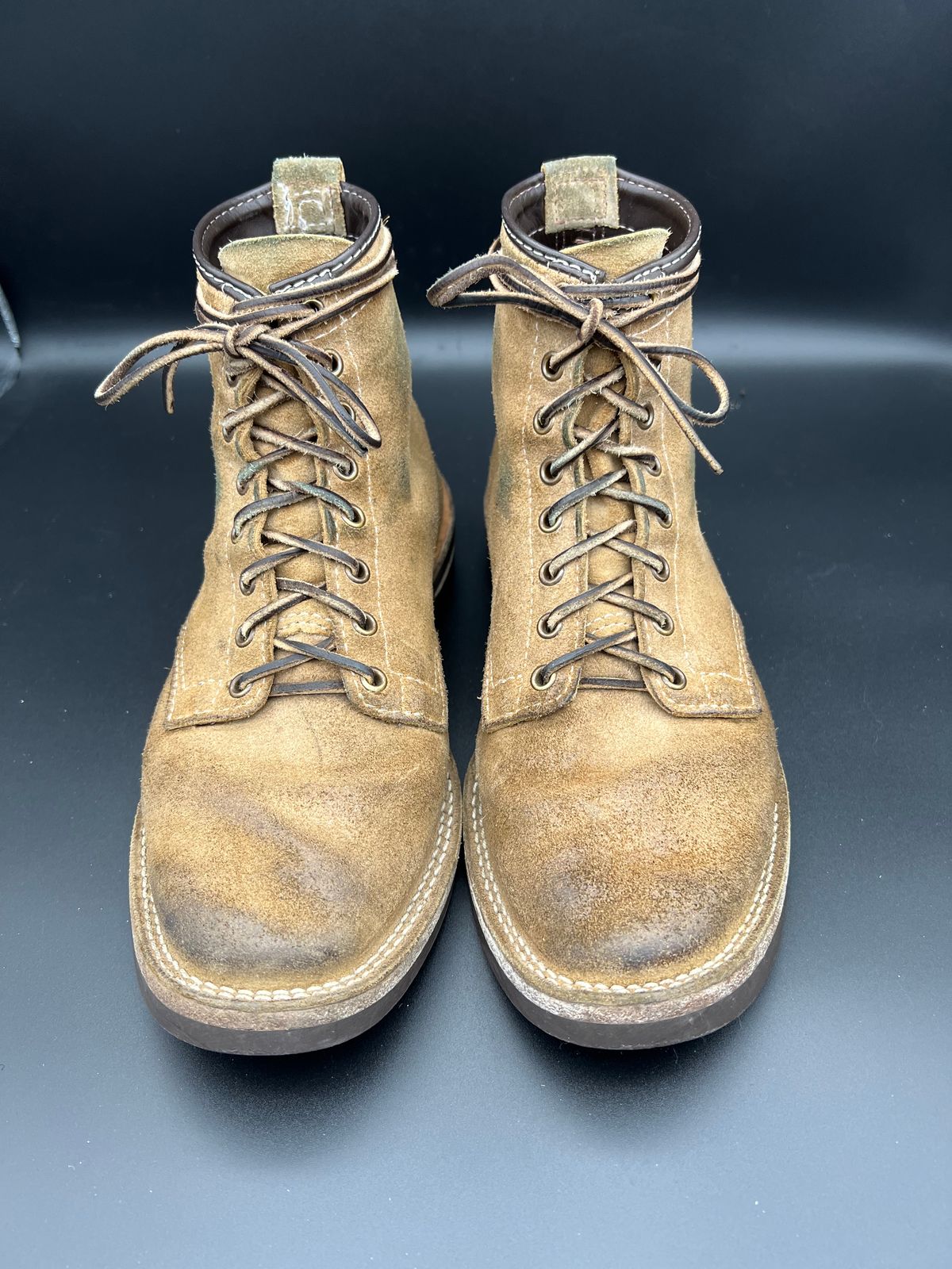 Photo by sampson1980 on February 2, 2023 of the Wesco Johannes in Seidel Burlap Roughout.
