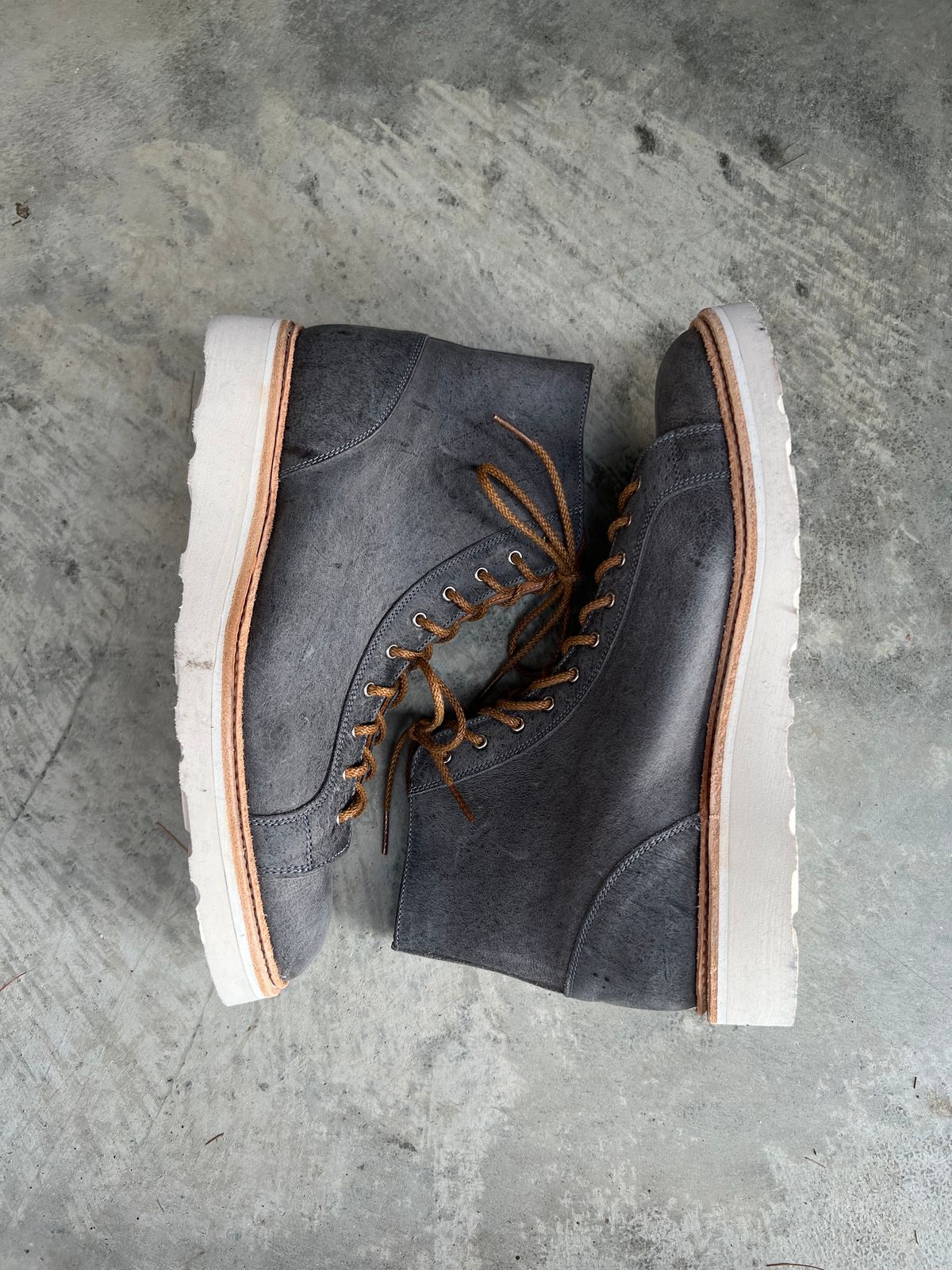 Photo by sampson1980 on October 1, 2023 of the Tricker's x Division Road Super Monkey Boot in C.F. Stead Storm Waxed Kudu.