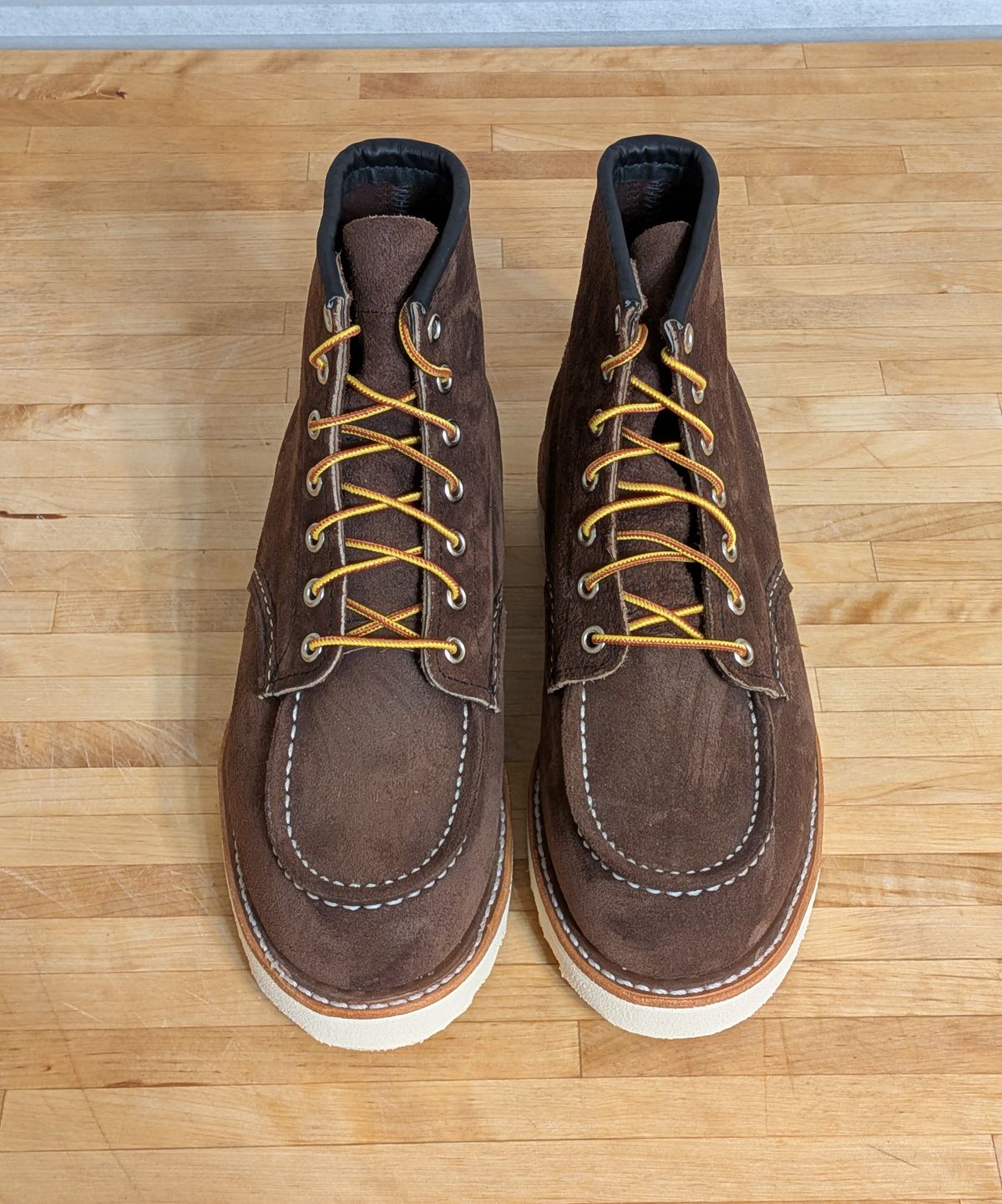 Photo by chilly on October 1, 2025 of the Red Wing 6-Inch Classic Moc in S.B. Foot Chocolate Muleskinner.