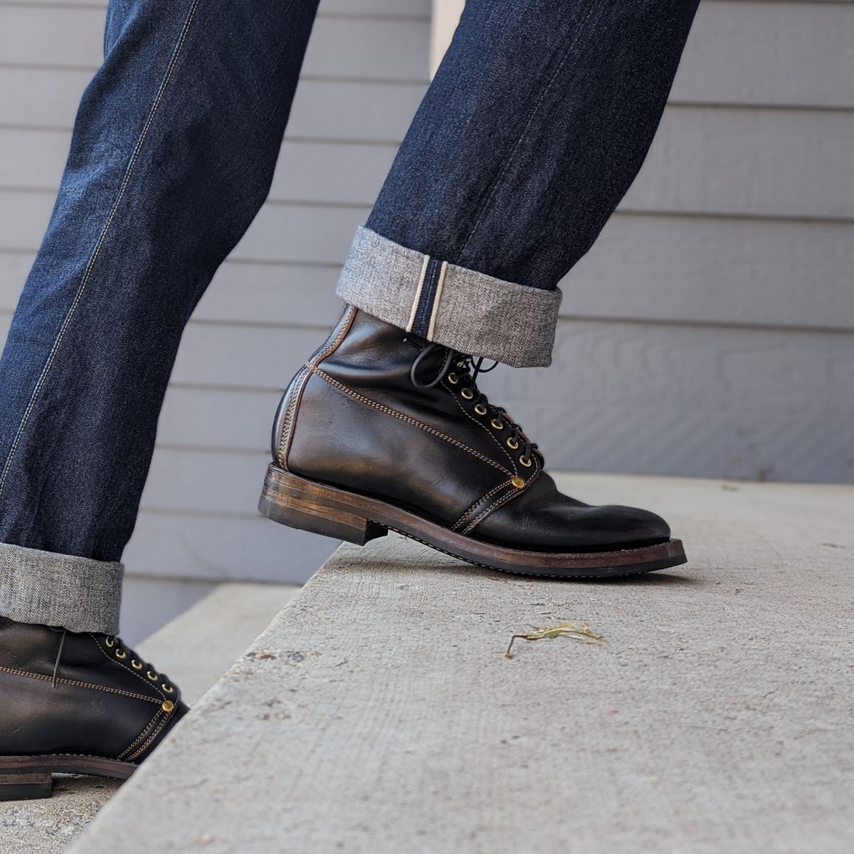 Photo by chilly_chonka on November 1, 2023 of the Unsung U 22-1 Slog Boot in Wickett & Craig Natural Veg Tan Overdyed Black.