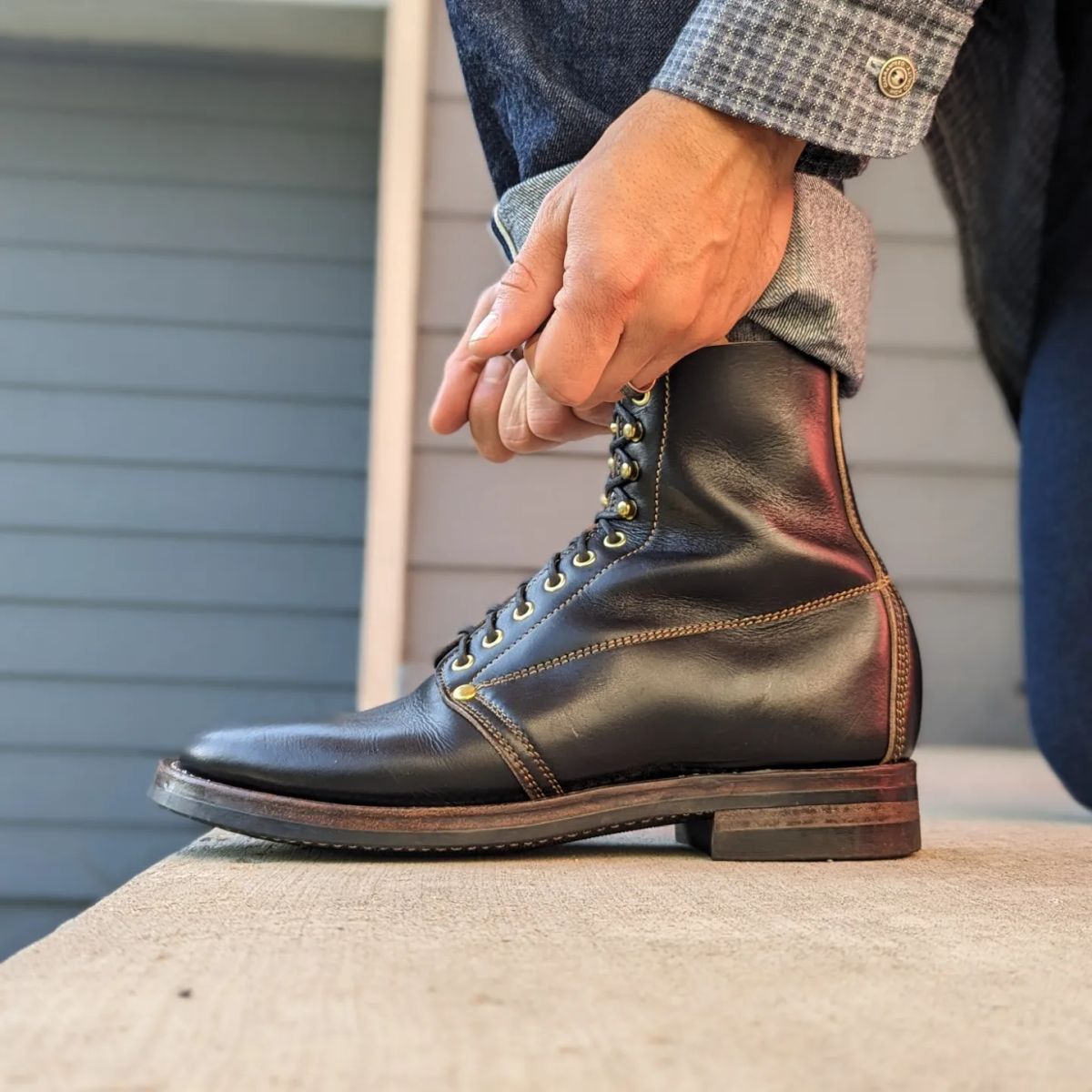 Photo by chilly_chonka on September 15, 2023 of the Unsung U 22-1 Slog Boot in Wickett & Craig Natural Veg Tan Overdyed Black.