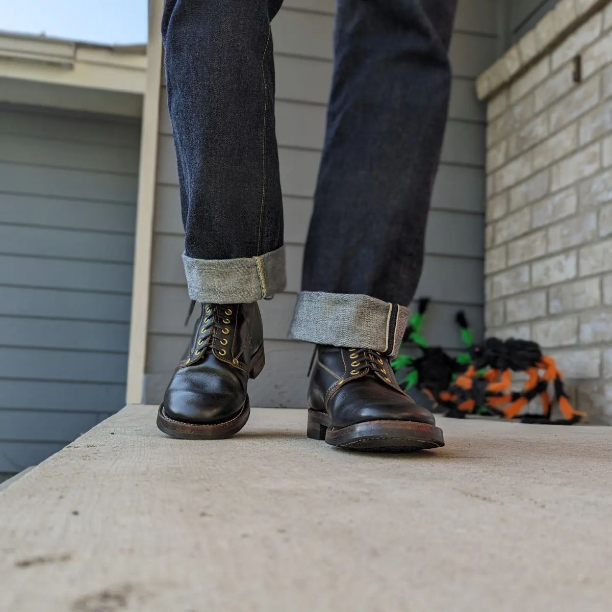 Photo by chilly_chonka on September 18, 2023 of the Unsung U 22-1 Slog Boot in Wickett & Craig Natural Veg Tan Overdyed Black.