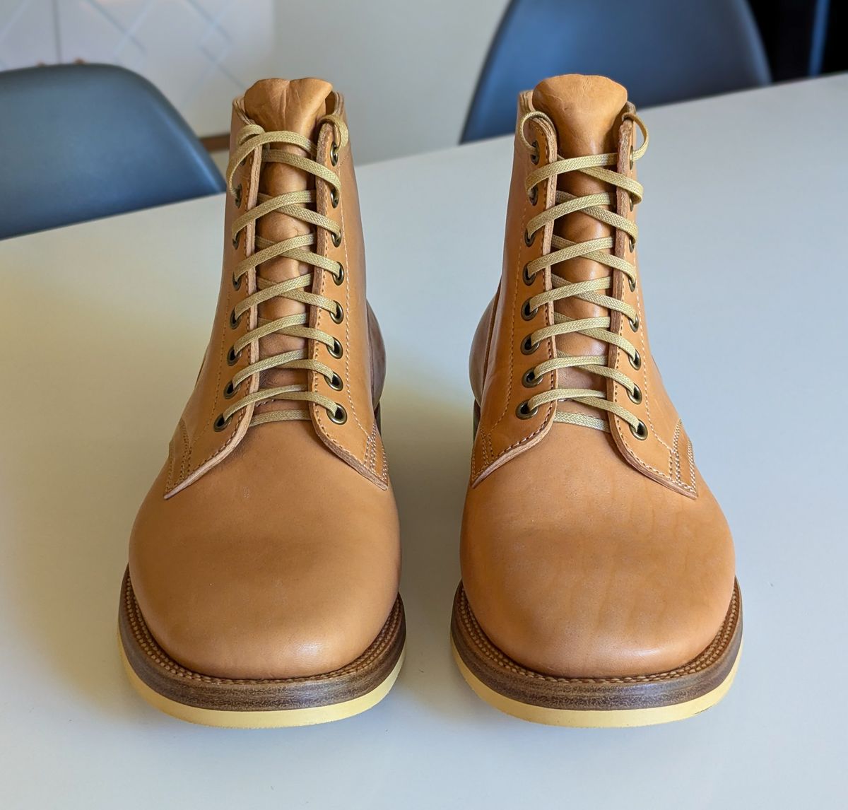 Photo by chilly on October 3, 2024 of the Flame Panda Service Boot in Maryam Natural Horsebutt.