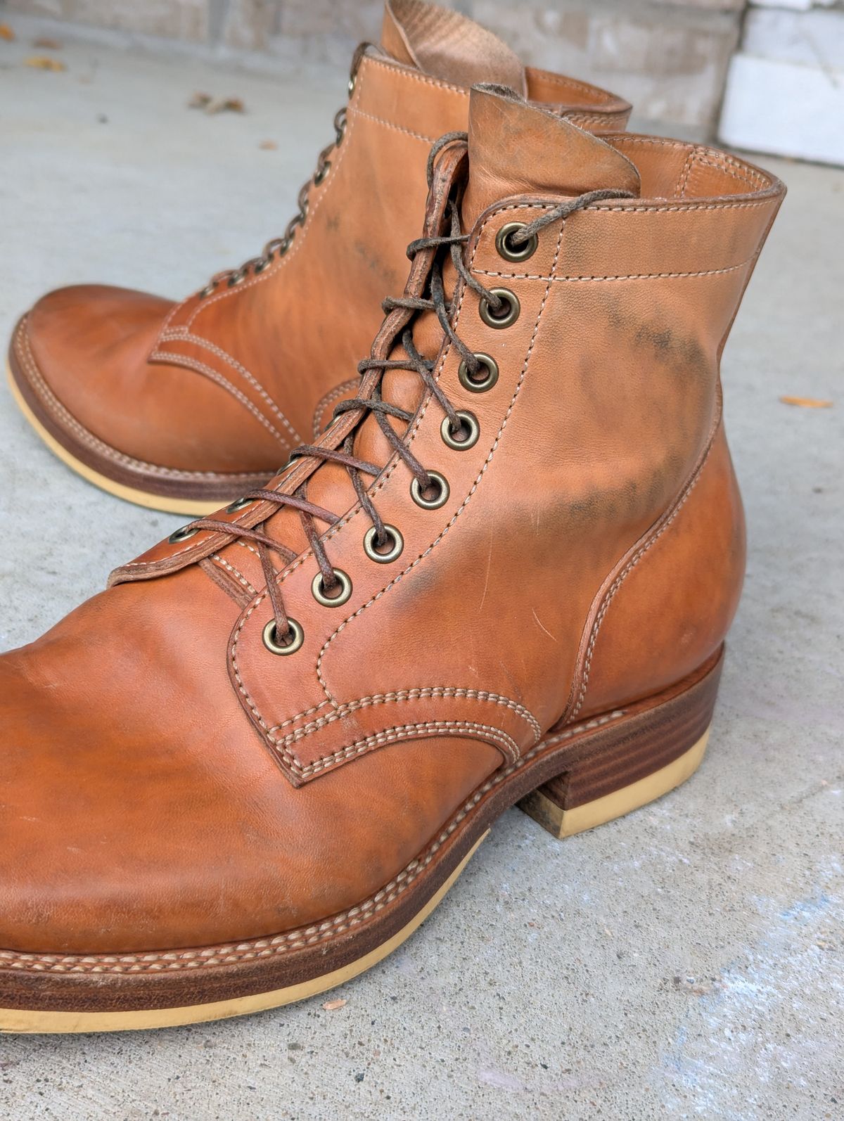 Photo by chilly on November 3, 2024 of the Flame Panda Service Boot in Maryam Natural Horsebutt.