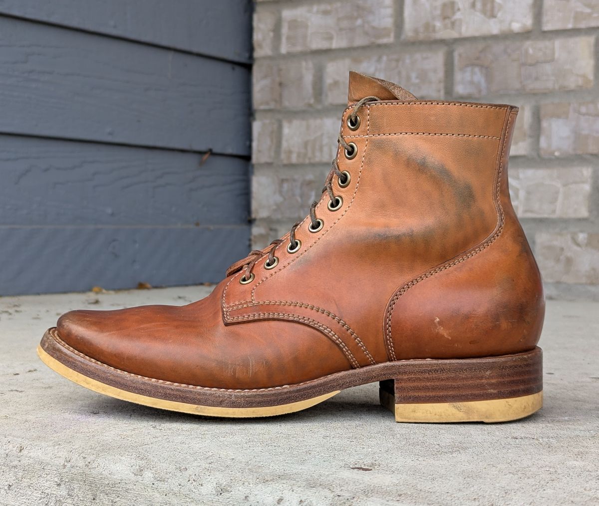Photo by chilly on December 1, 2024 of the Flame Panda Service Boot in Maryam Natural Horsebutt.