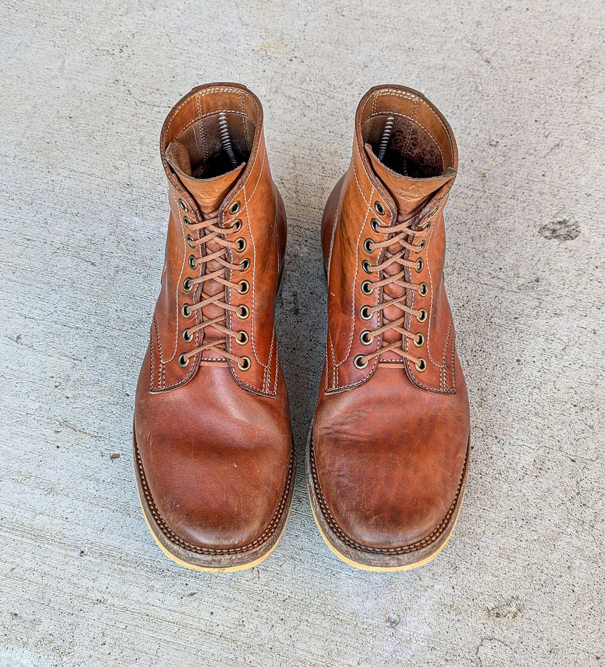 Photo by chilly on March 1, 2025 of the Flame Panda Service Boot in Maryam Natural Horsebutt.